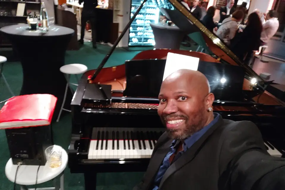 Yossi Zik - Pianiste, Chanteur, DJ — photo 7