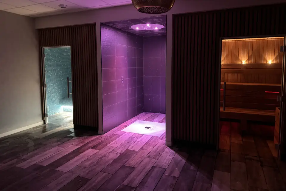 Le Corps Des Hommes — photo 3