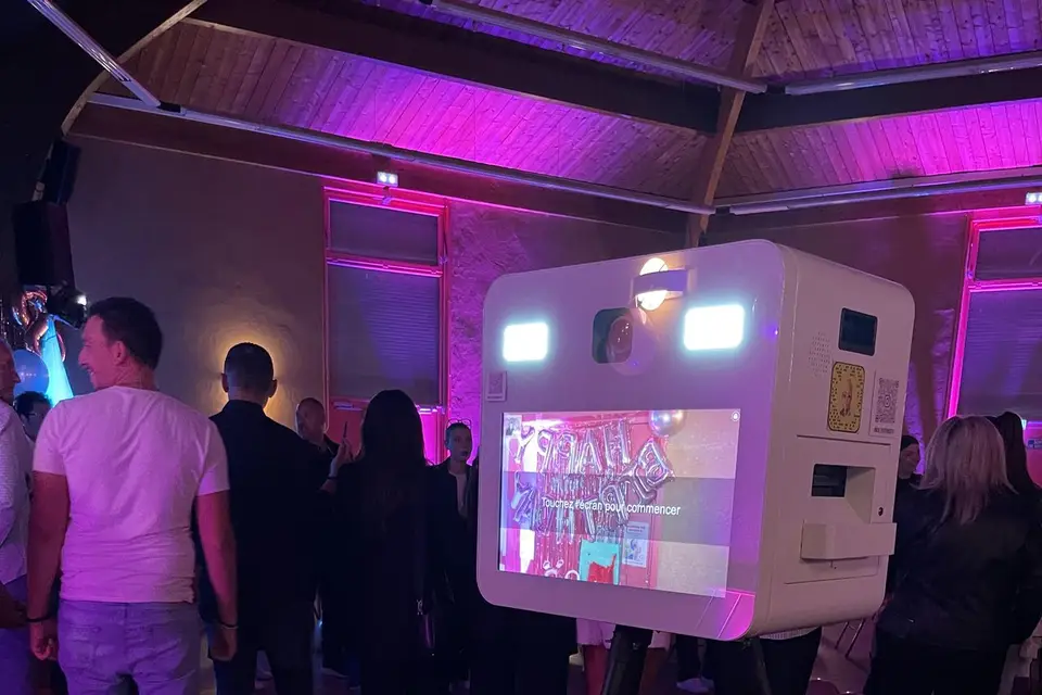 M&Nphotobooth — photo 3