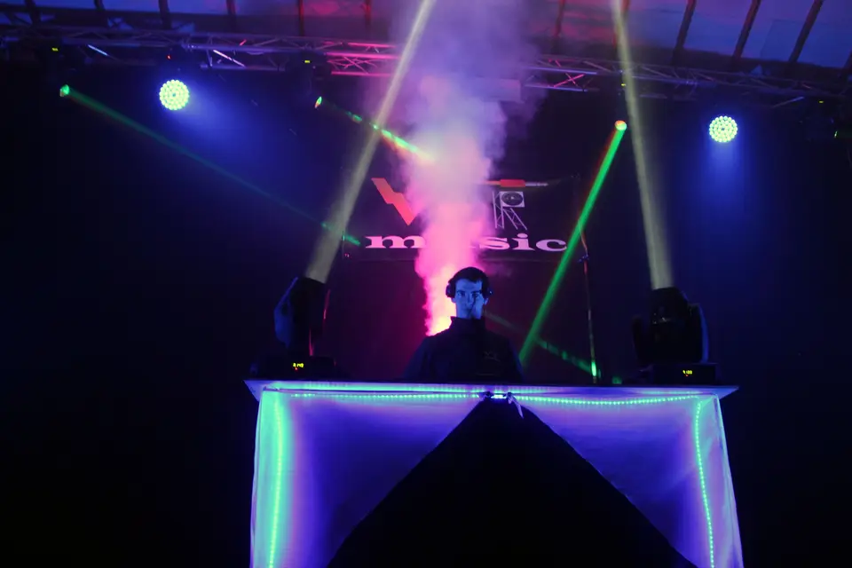 V2R Music — photo 6