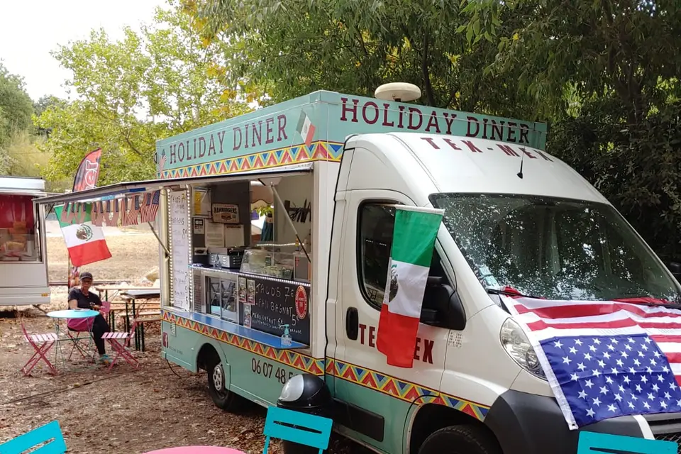 Holiday Diner — photo 8