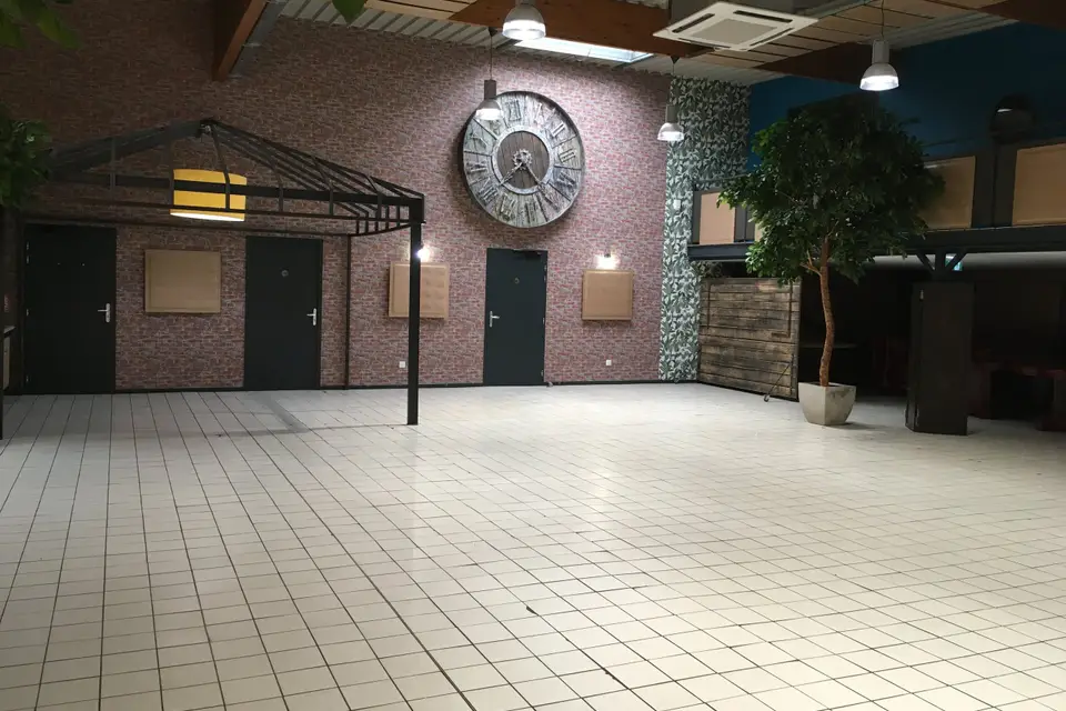 L'Avenue 83 — photo 1