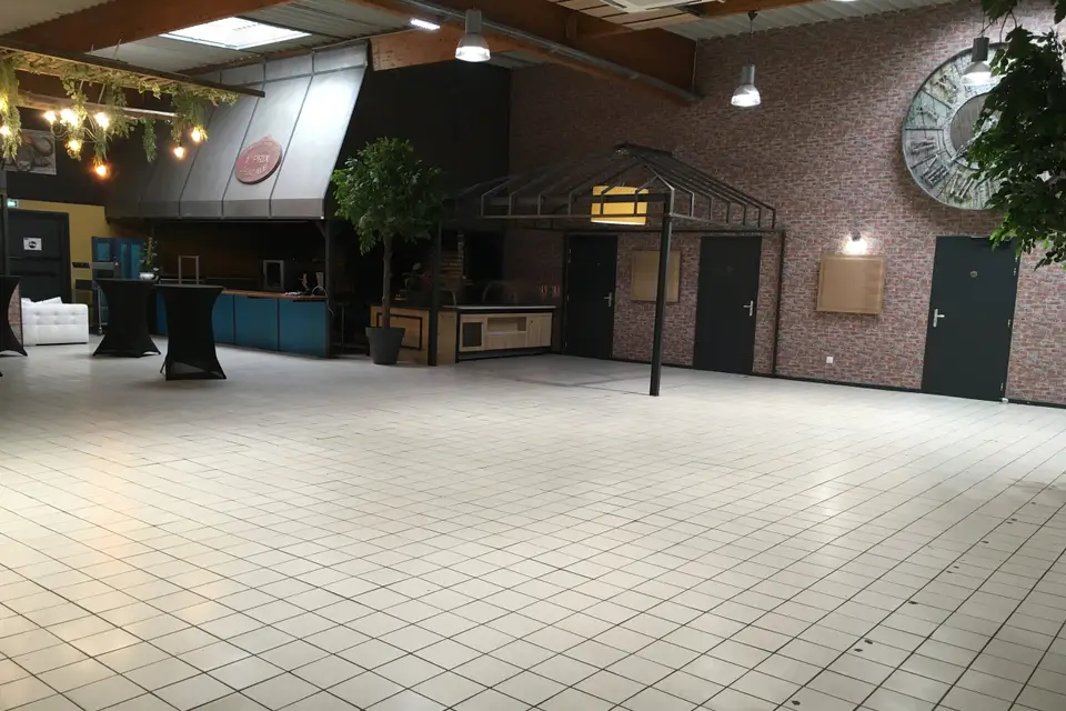 L'Avenue 83 — photo 7