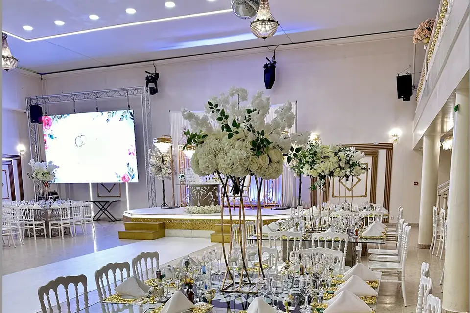 Golden House — photo 5