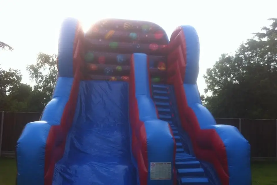 Petites Puces - Structures gonflables — photo 1