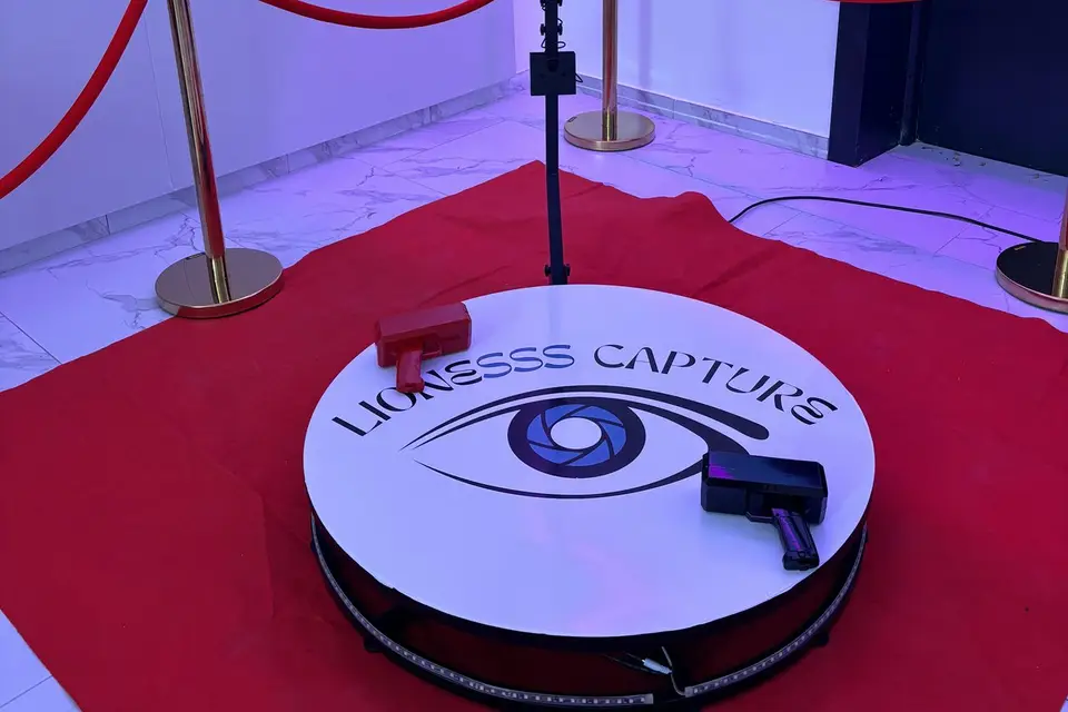 Lionesss Capture — photo 5