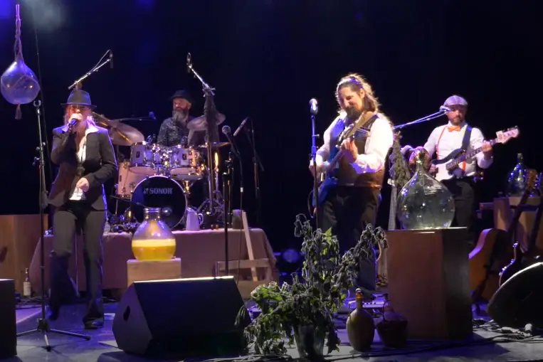 Push Grandma In The Nettles — photo 4