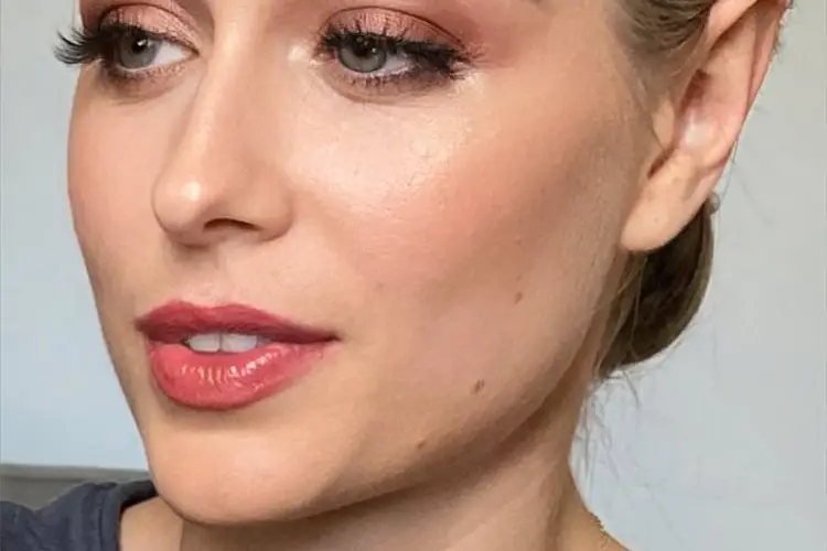 Elodie Tourdot maquilleuse coiffeuse — photo 2