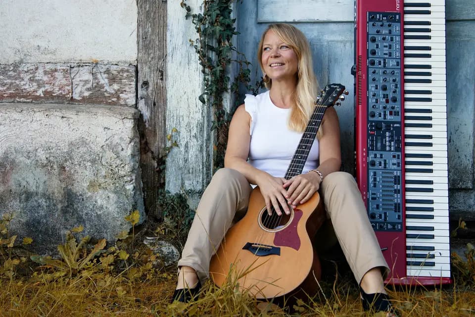 Just Jane — photo 1