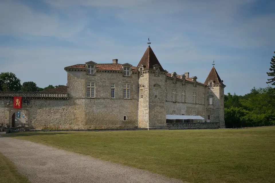Château Royal de Cazeneuve — photo 2