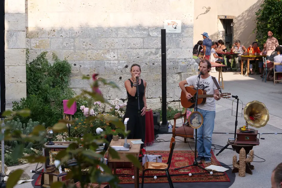 Delphine Canal — photo 4