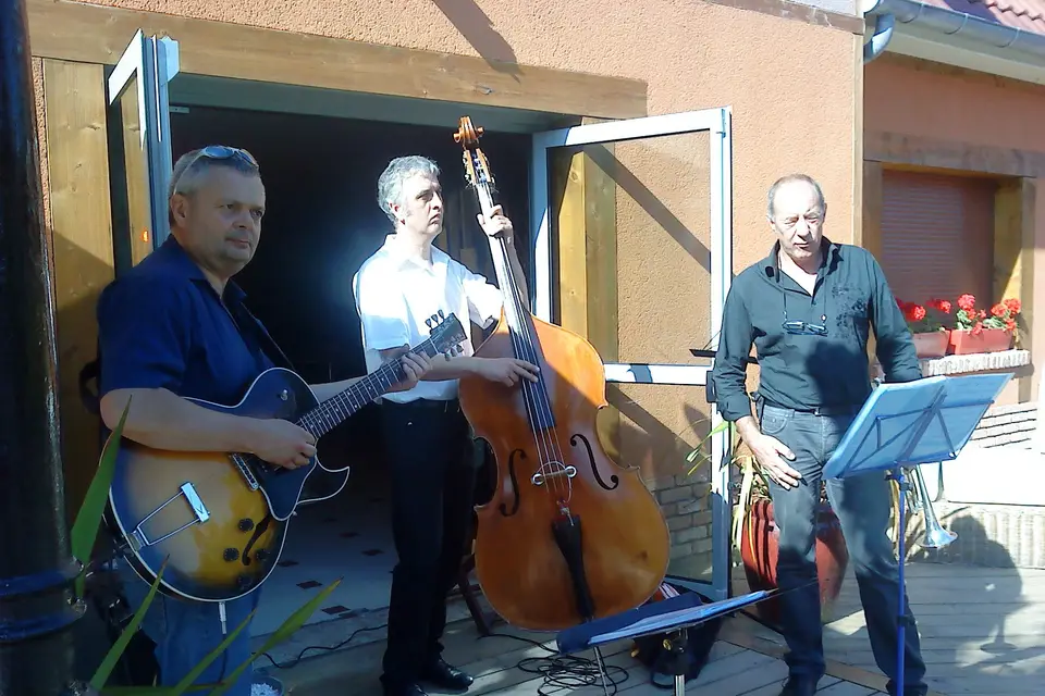 To Swing or not To Swing