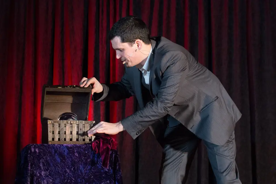 Ludovic Julliot - Magicien — photo 2