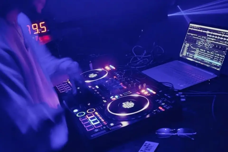 Mëzic DJ — photo 1