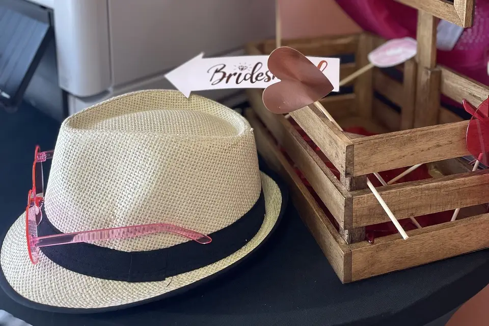 Betty Booth Box — photo 4