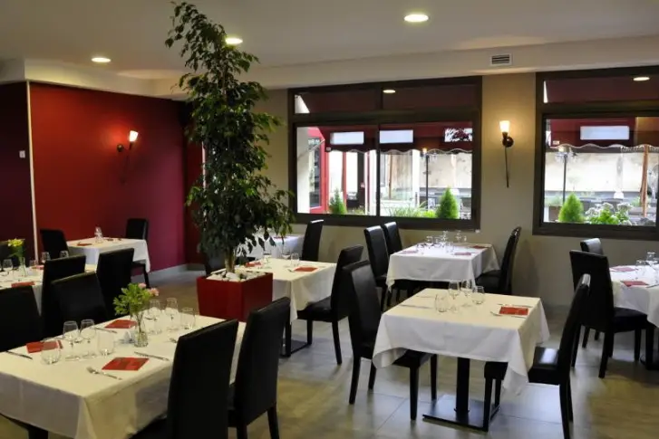 Hôtel Restaurant Le Cygne — photo 4