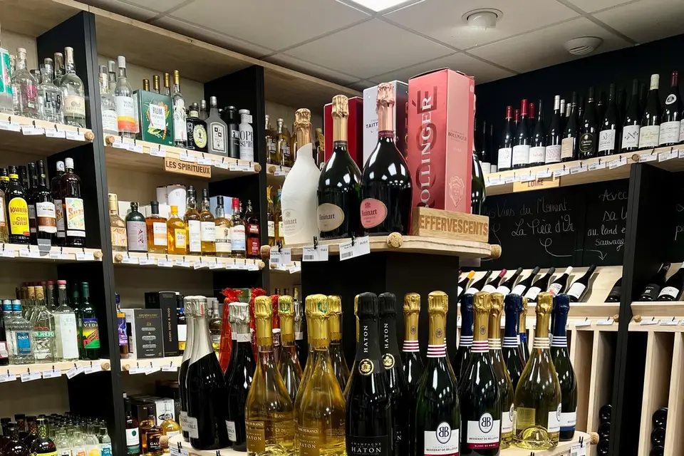 Neptune Distribution — photo 2