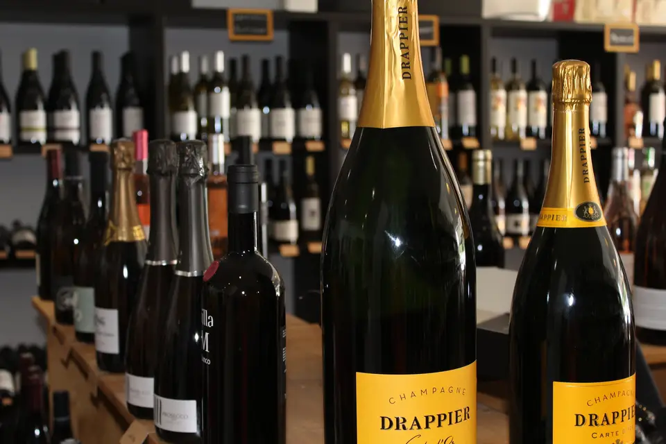 Cave de Trets — photo 1