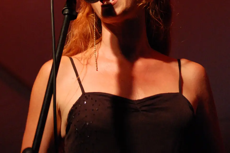 Flora Estel Swing — photo 1