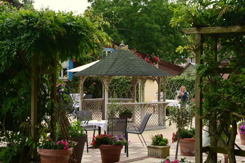 Egeria by CG — photo 4