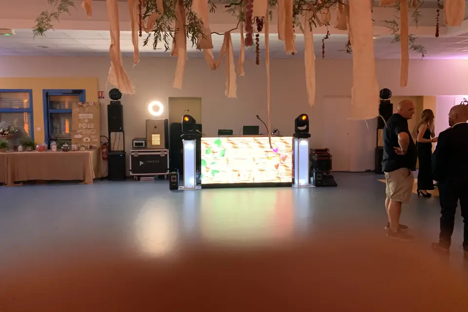 Clam-Event-70 — photo 1