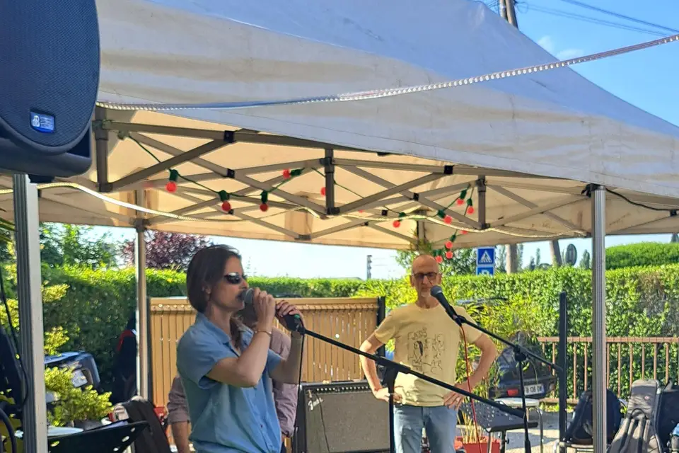 Acoustic Avenue — photo 2