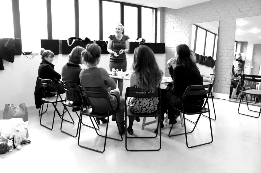 Julie Gless, Maquilleuse Professionnelle — photo 7