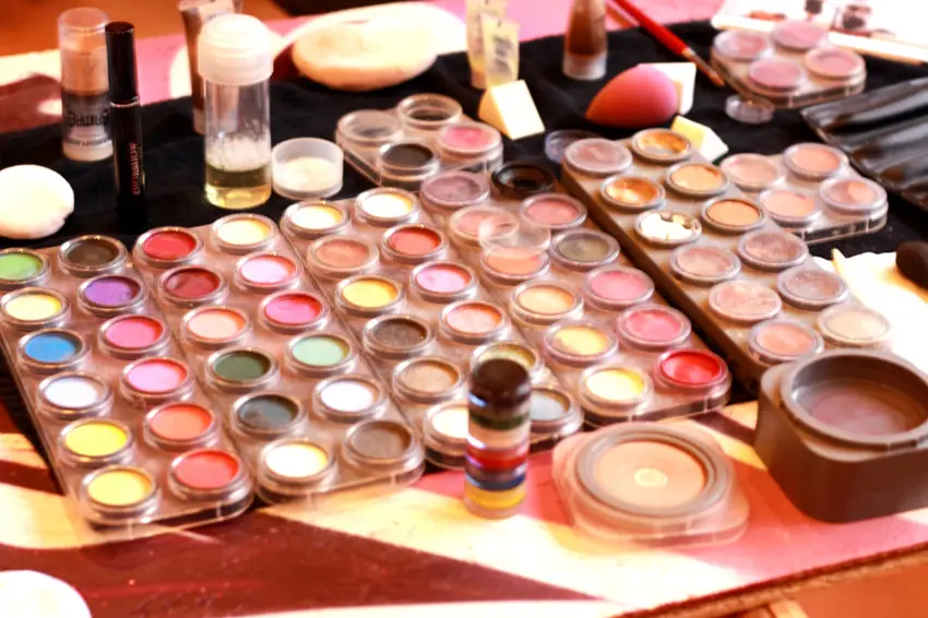 Julie Gless, Maquilleuse Professionnelle — photo 6