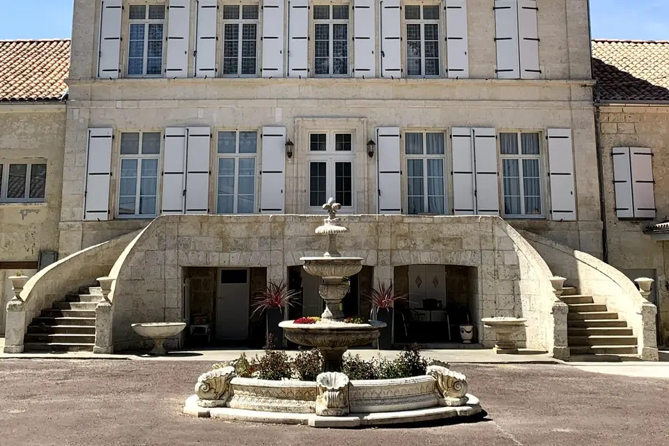 Domaine de Roullet — photo 1