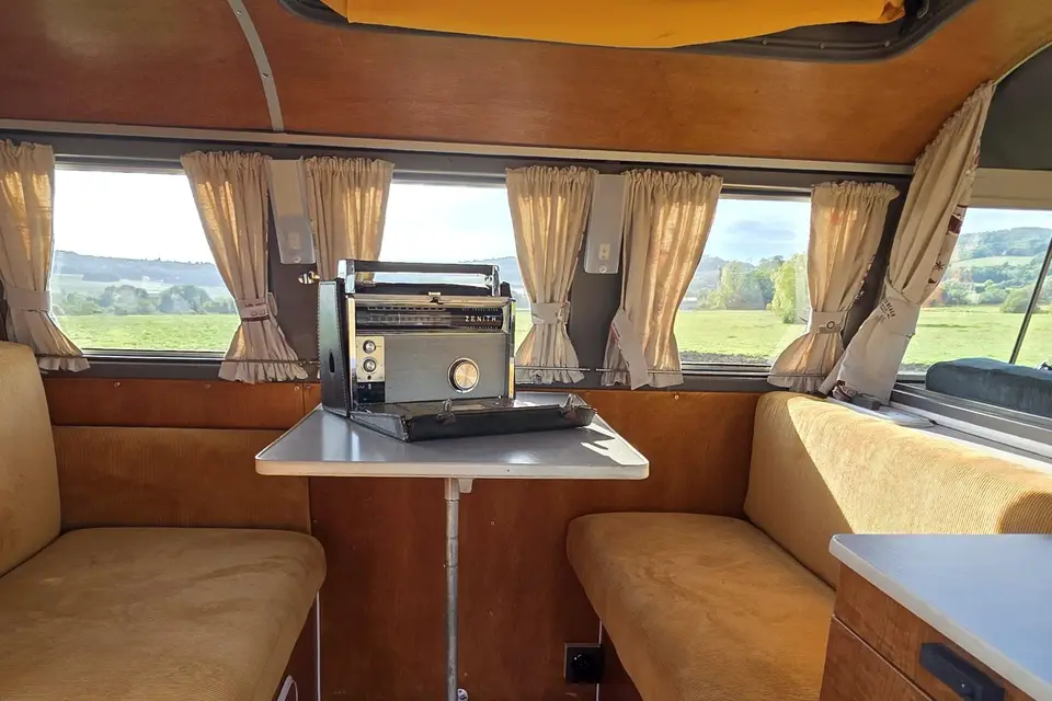 Nos Petites Vieilles — photo 1