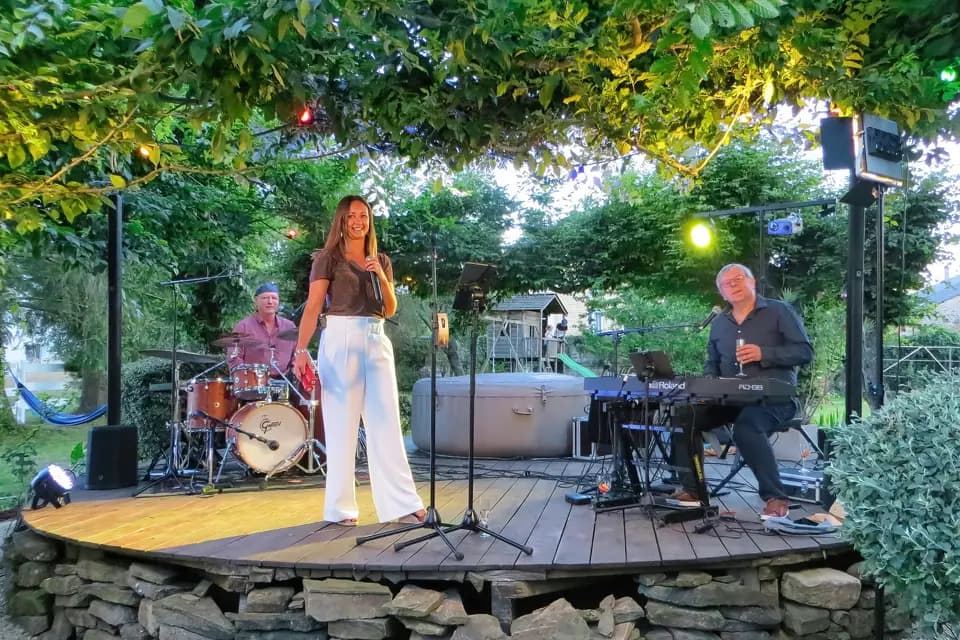 Marianne & Friends — photo 1