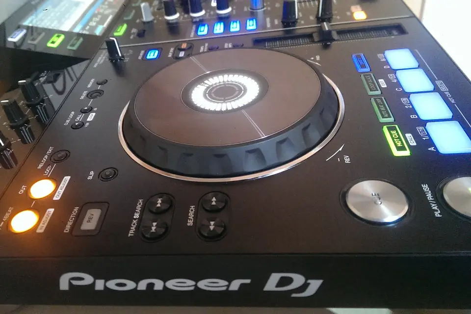 Dj Led 50 — photo 1