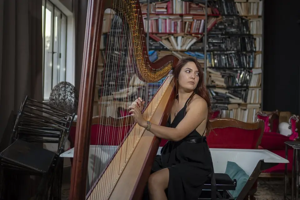 Julie Roggia — photo 8