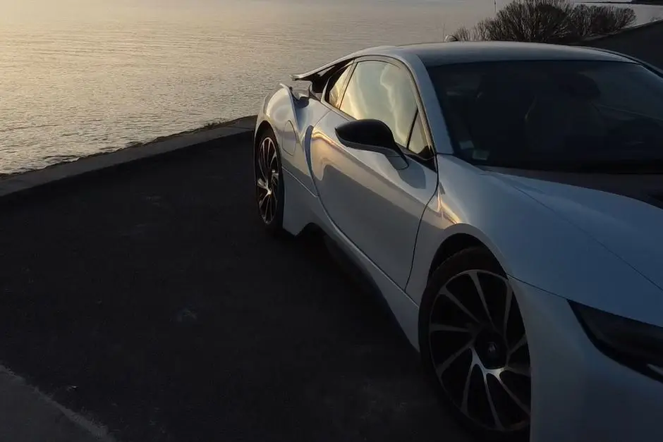 I8 supercar — photo 7