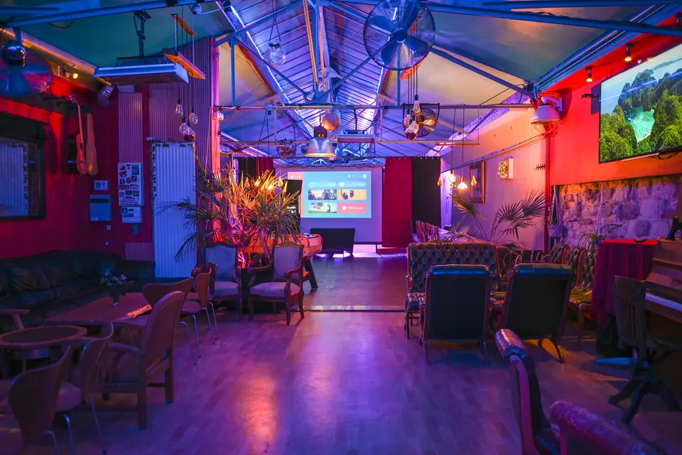 A.venue 58 — photo 3