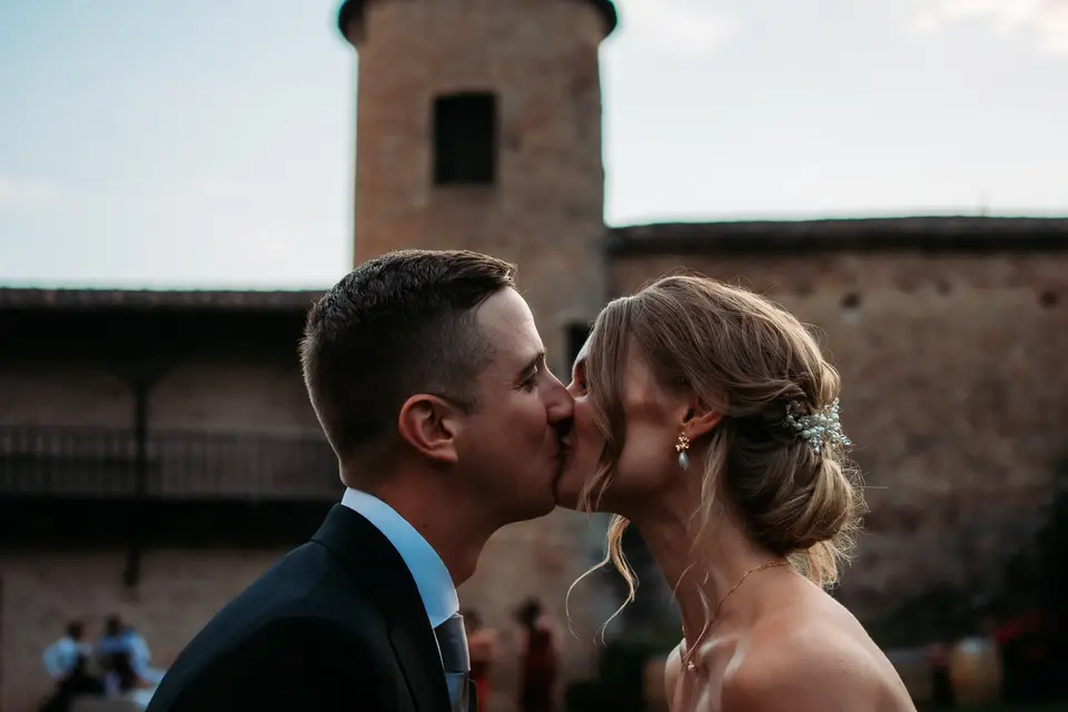 LH Makeup Artist & Hairstylist — photo 6