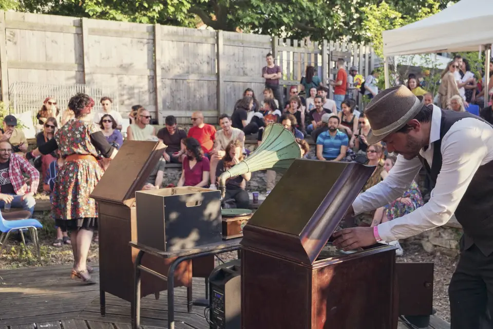 L'Extraordinaire Duo de Gramophones — photo 2