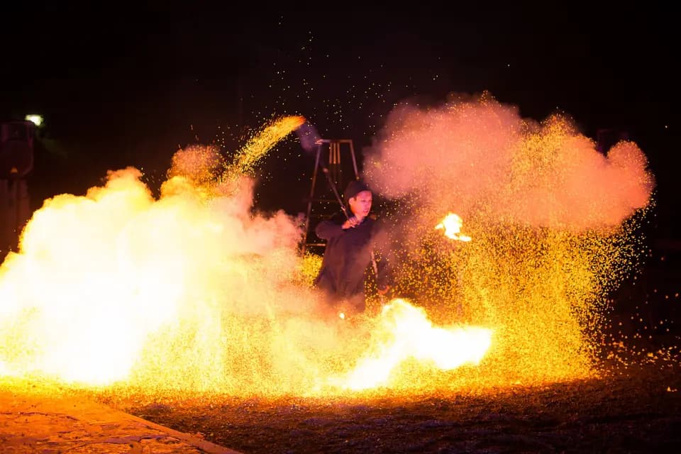 Shay - Spectacle de feu et lumières LED — photo 3