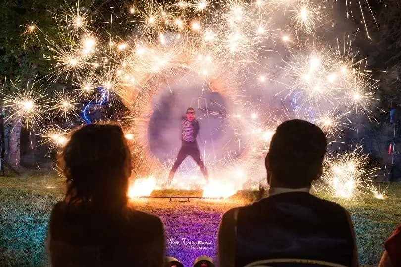 Shay - Spectacle de feu et lumières LED