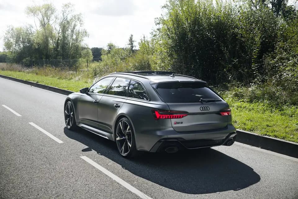 Premium Car — photo 4