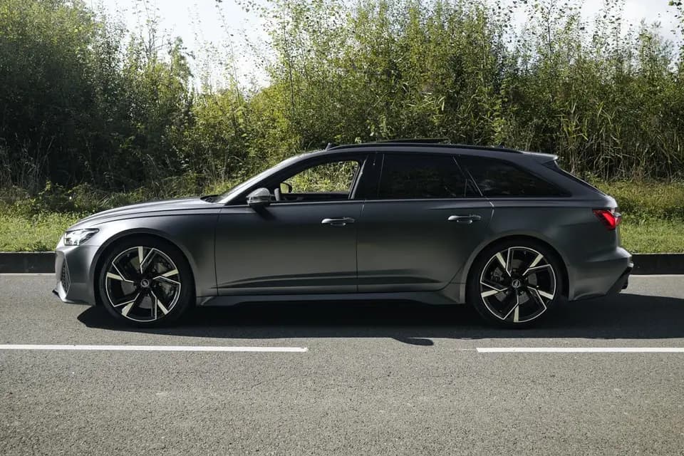 Premium Car — photo 5