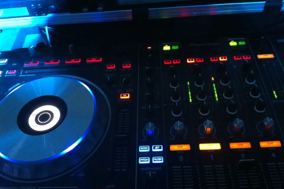 Phil SaxiS l'Agitateur de Nuit — photo 6