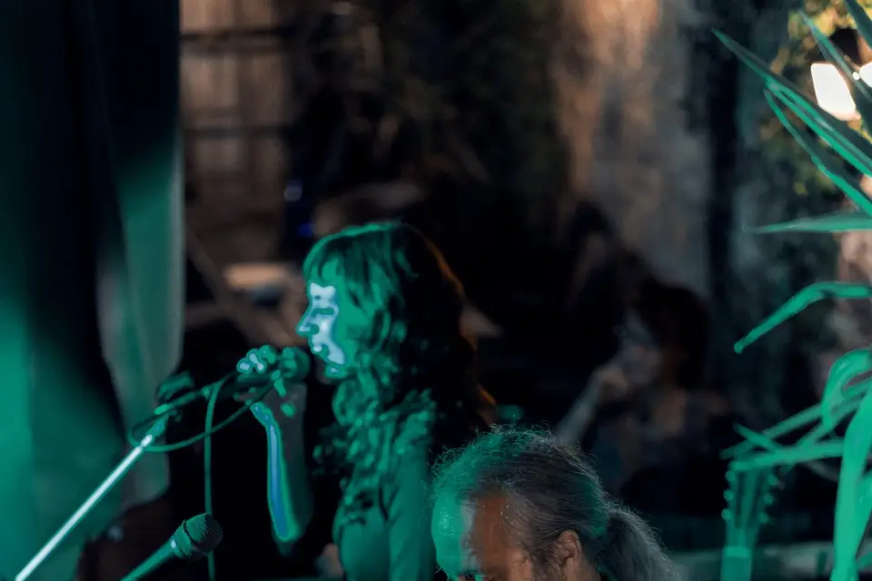 French Kiss — photo 3