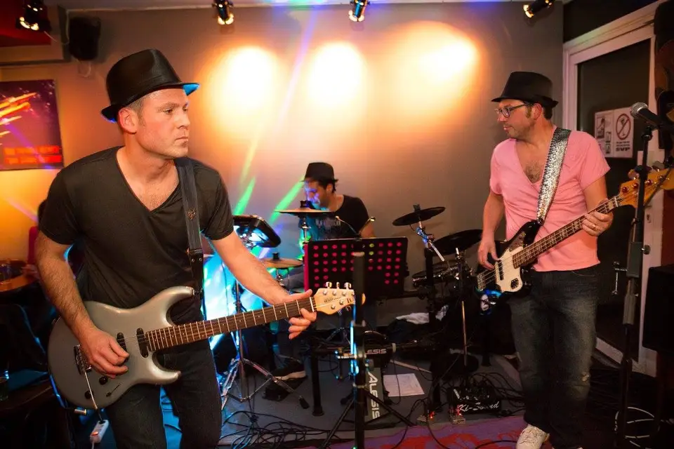 In Bed With Jagger — photo 6