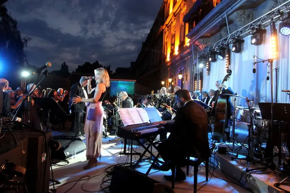 Anne Carleton — photo 2