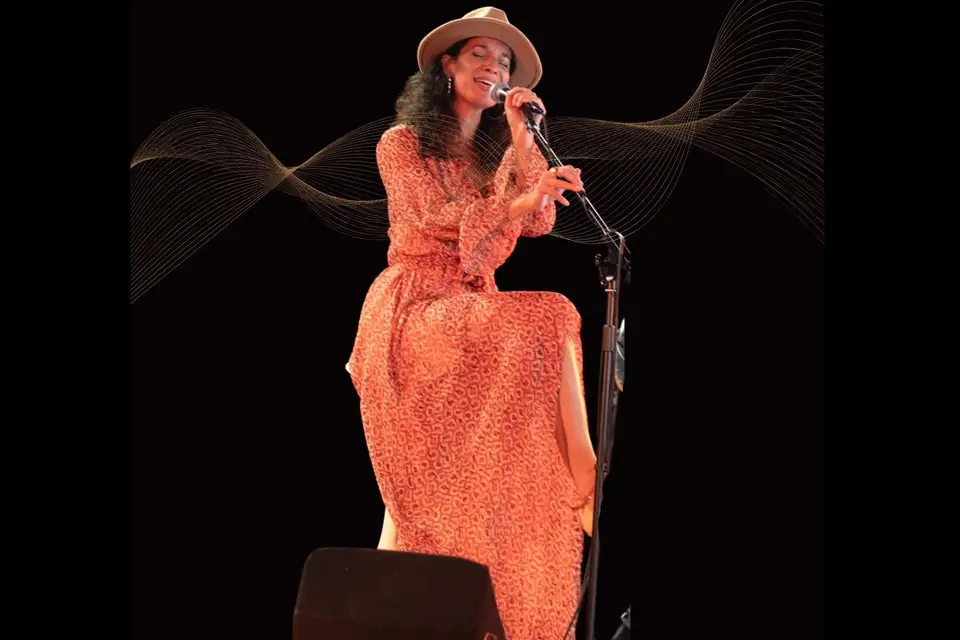 Blue In Retz — photo 1