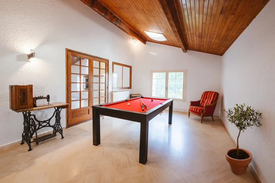 Château de Saint-Sarnin — photo 1