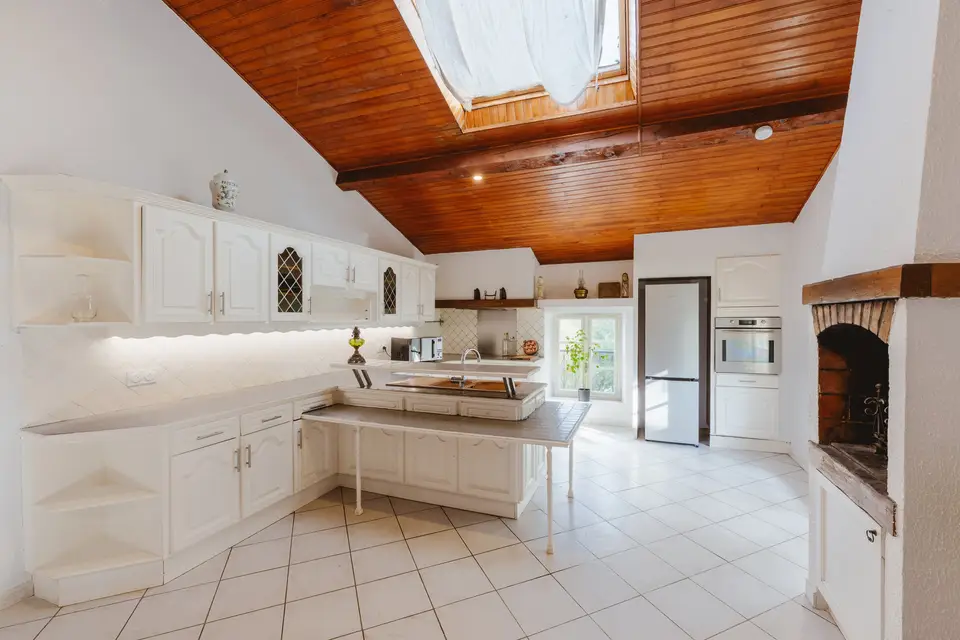 Château de Saint-Sarnin — photo 2