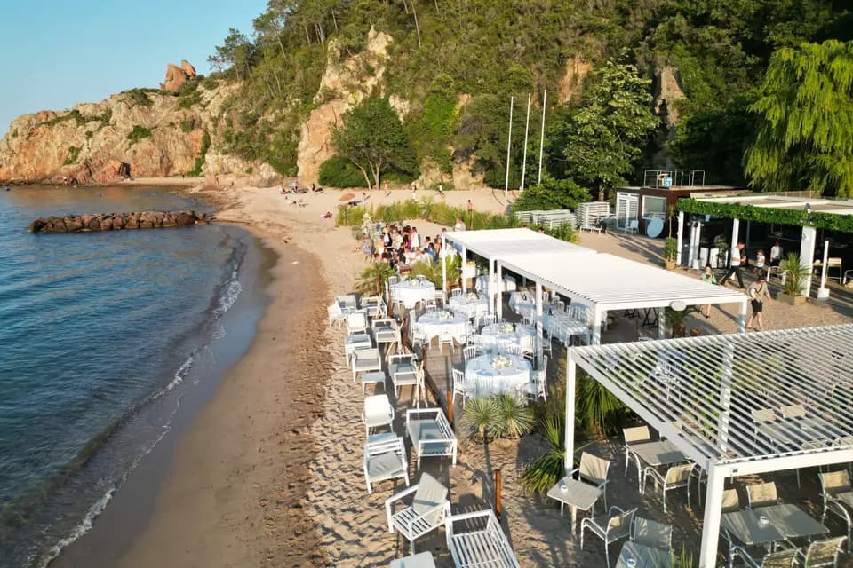 L'Aiguille Beach Club — photo 2