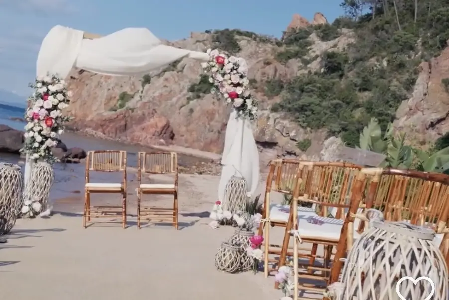 L'Aiguille Beach Club